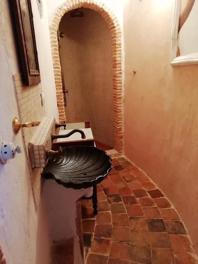 La Tour Mandot Bed & Breakfast Montluel Exterior photo