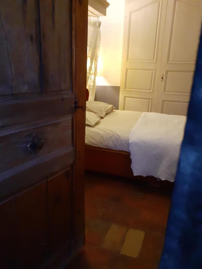 La Tour Mandot Bed & Breakfast Montluel Exterior photo