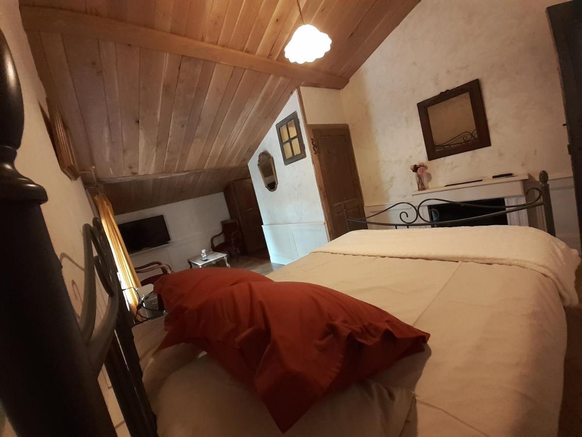 La Tour Mandot Bed & Breakfast Montluel Exterior photo