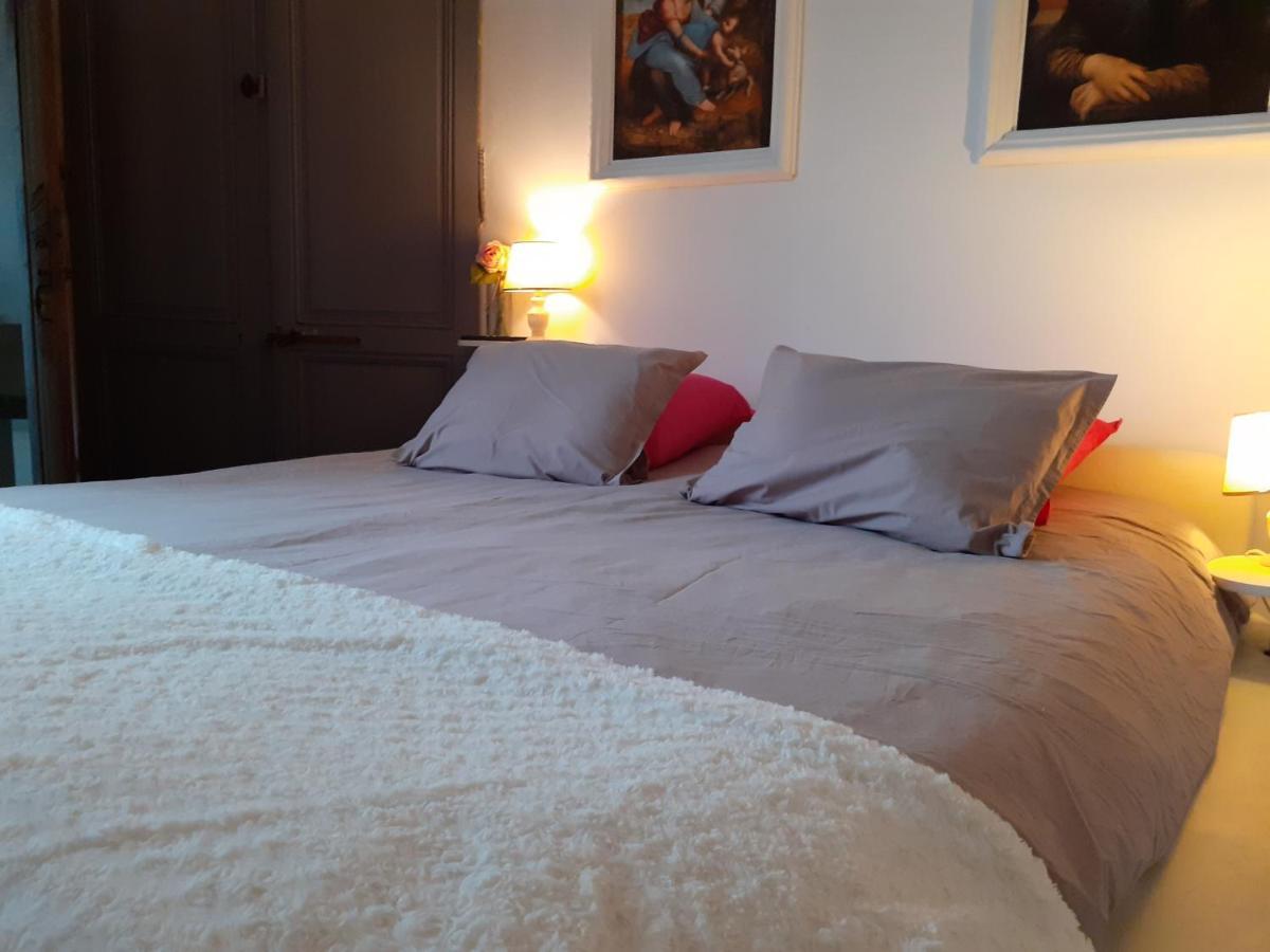 La Tour Mandot Bed & Breakfast Montluel Exterior photo