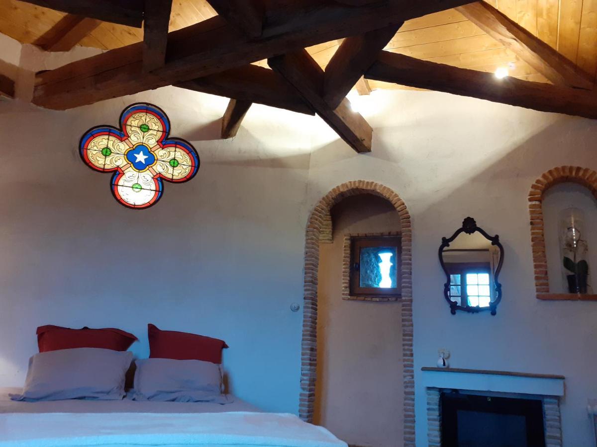 La Tour Mandot Bed & Breakfast Montluel Exterior photo